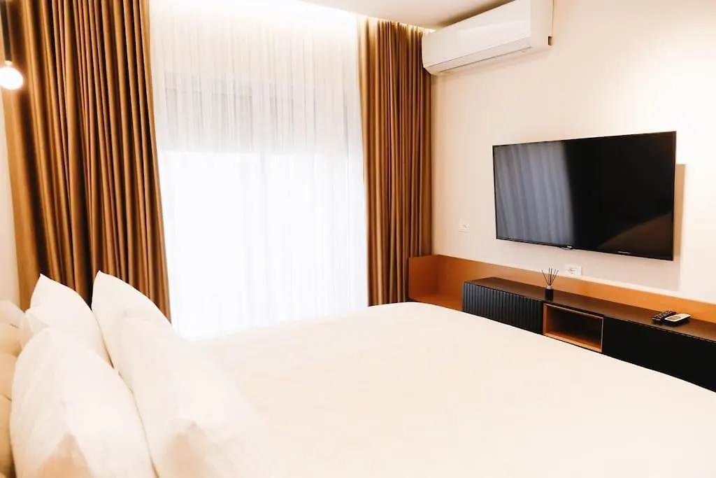 Sia\'S Apartment contacts
